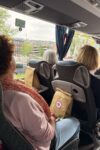 Team im Bus