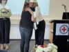 Anne-Katrin Gerhardts umarmt Beirätin bei MGV