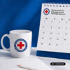 Kalender und Tasse auf Tisch KI generiert